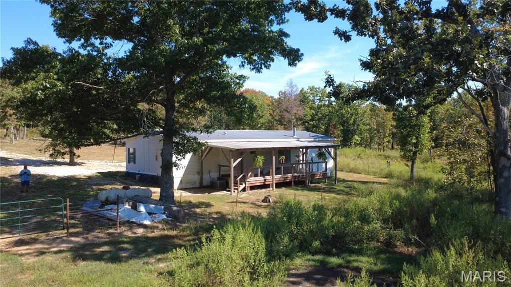 21806 King Drive Property Photo 3