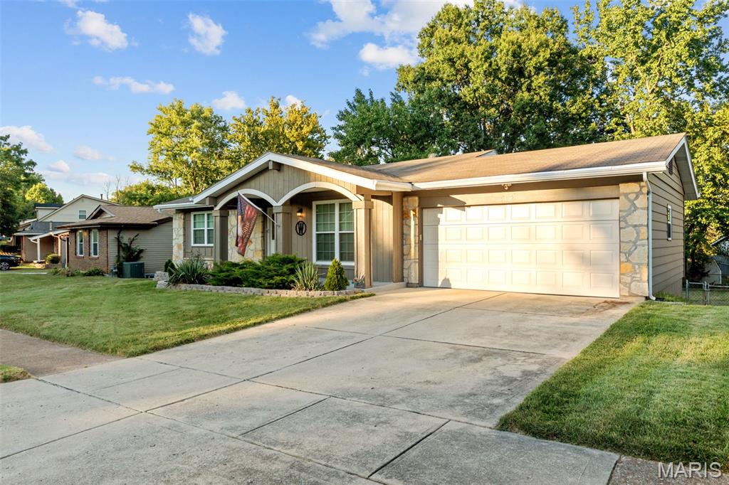 412 Woodrun Drive Property Photo 3