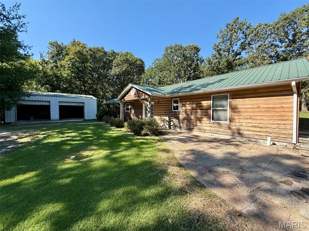8575 N Service Road Property Photo 1