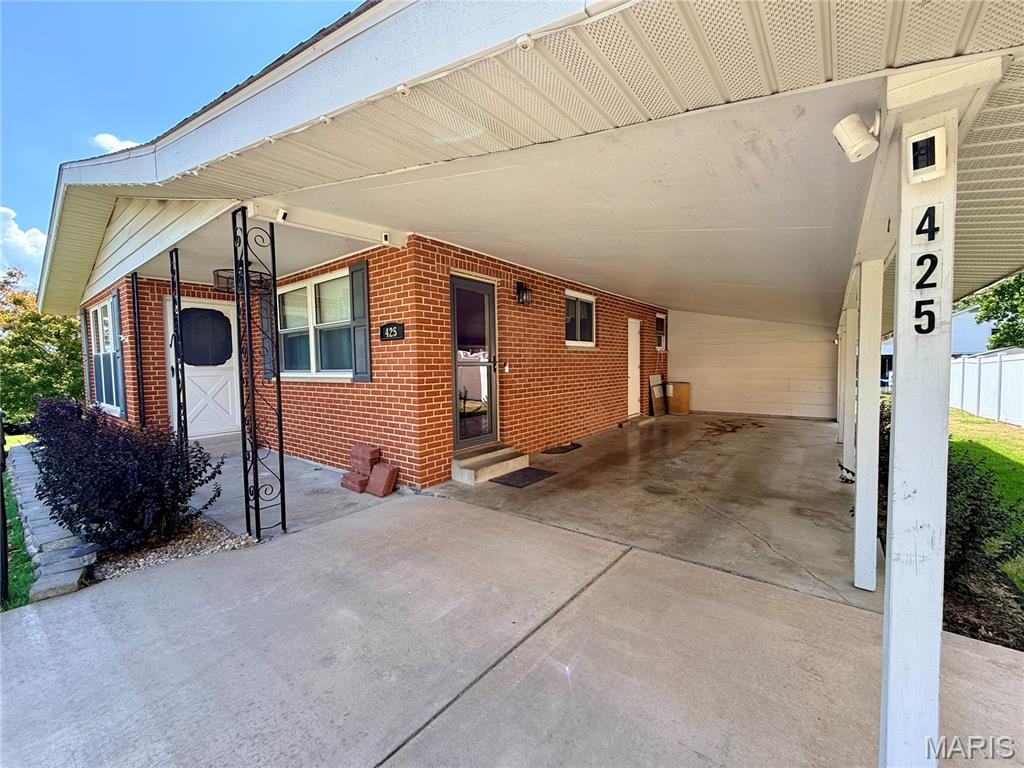 425 Cherry Drive Property Photo 2