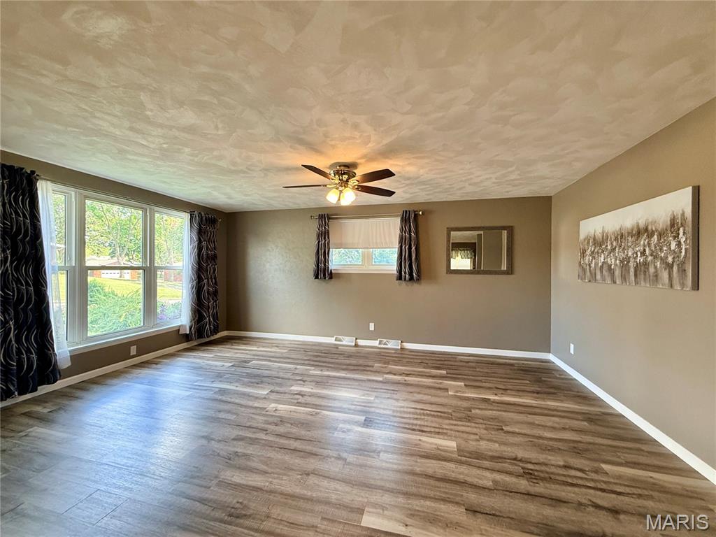 425 Cherry Drive Property Photo 4