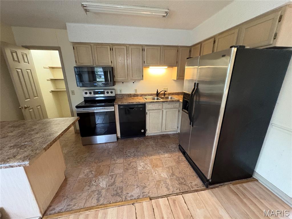 908 E State Route 72 Property Photo 11