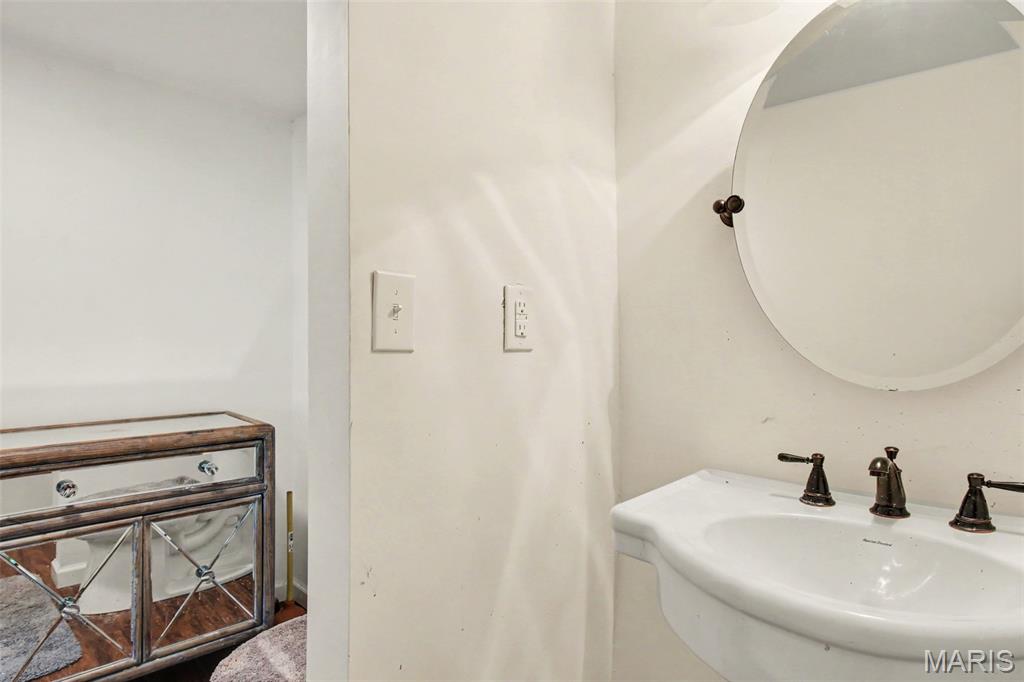 225 Romaine Spring View Property Photo 24