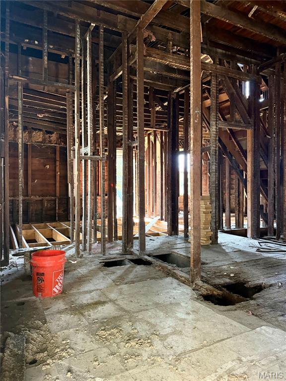129 N Pennsylvania Avenue Property Photo 3