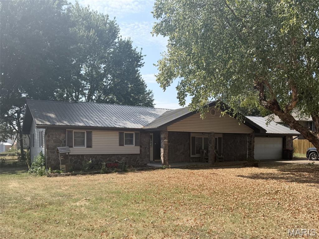 230 Planeview Avenue Property Photo 1