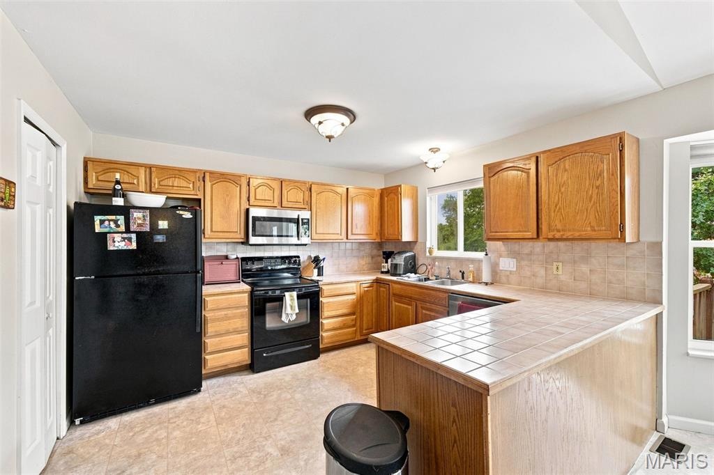 16337 Centerpointe Drive Property Photo 11