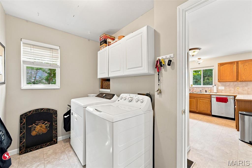 16337 Centerpointe Drive Property Photo 14