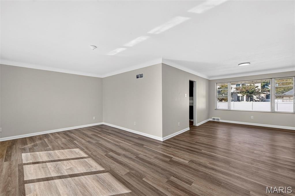335 W Saint Anthony Lane Property Photo 5