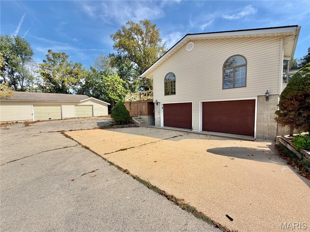 1104 S Mcarthur Street Property Photo 5