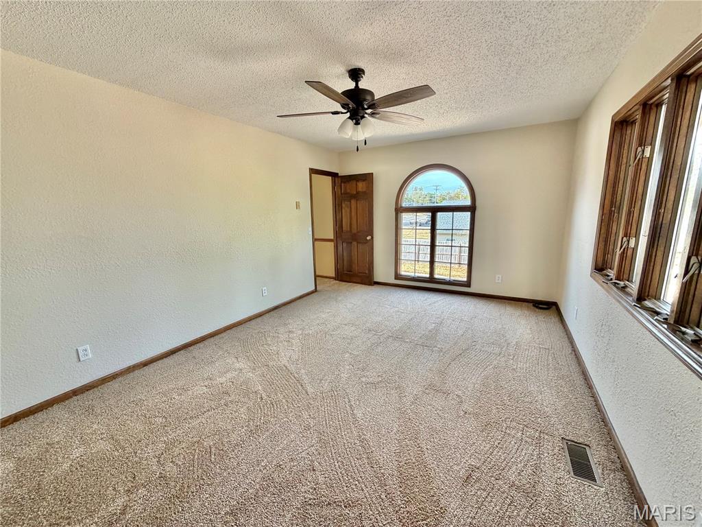 1104 S Mcarthur Street Property Photo 17