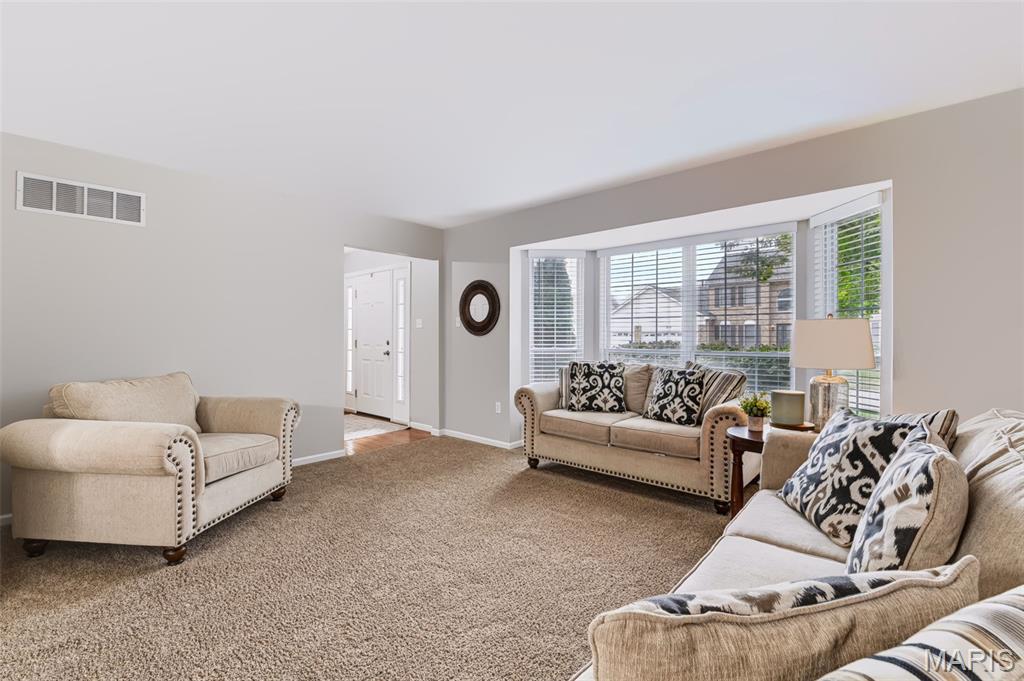 209 Harbour Pointe Drive Property Photo 6