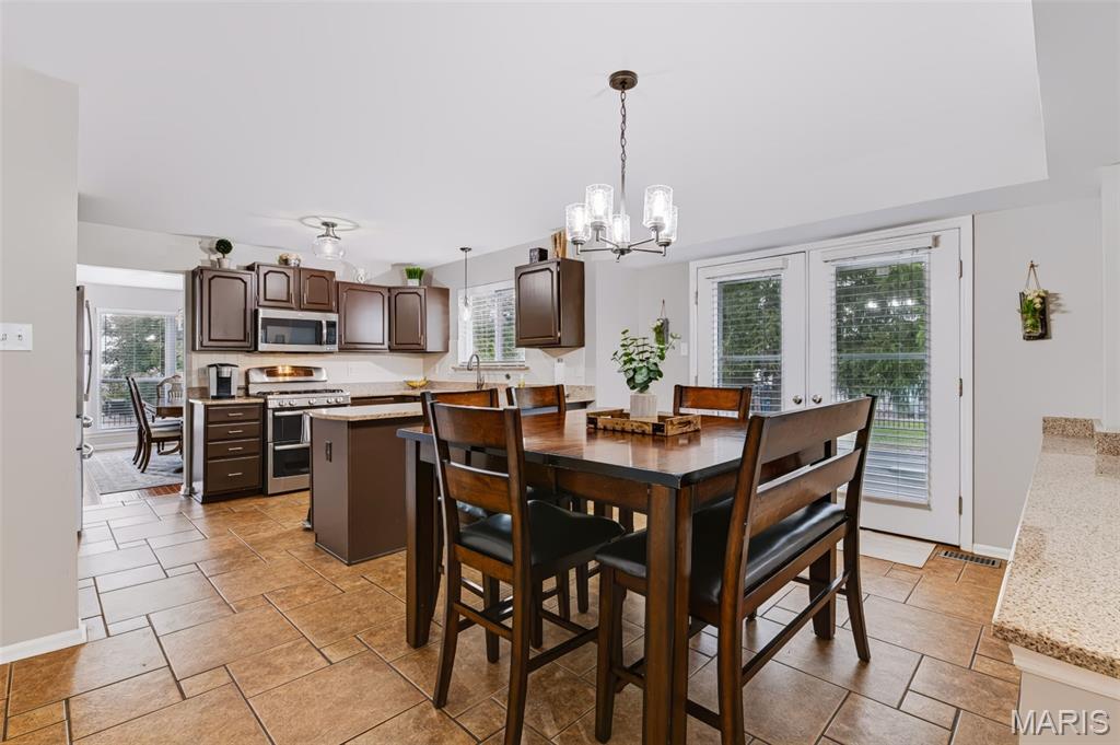 209 Harbour Pointe Drive Property Photo 13