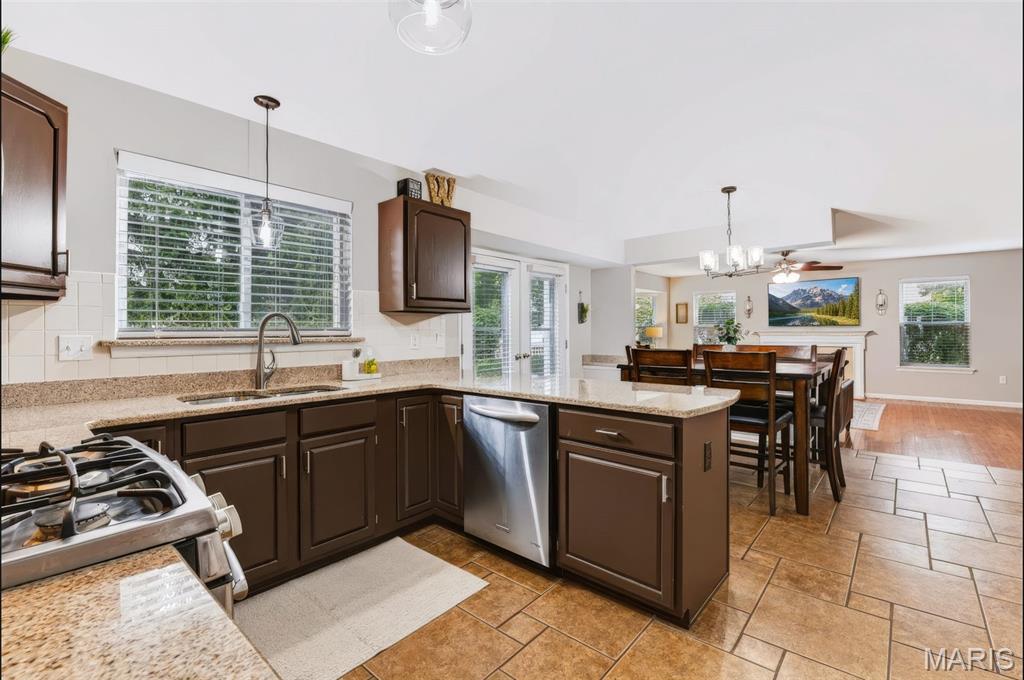 209 Harbour Pointe Drive Property Photo 17