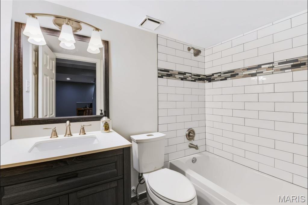 209 Harbour Pointe Drive Property Photo 37
