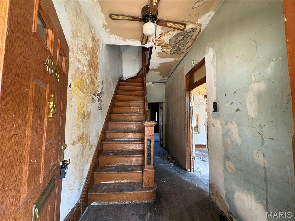 4354 S Compton Avenue Property Photo 2