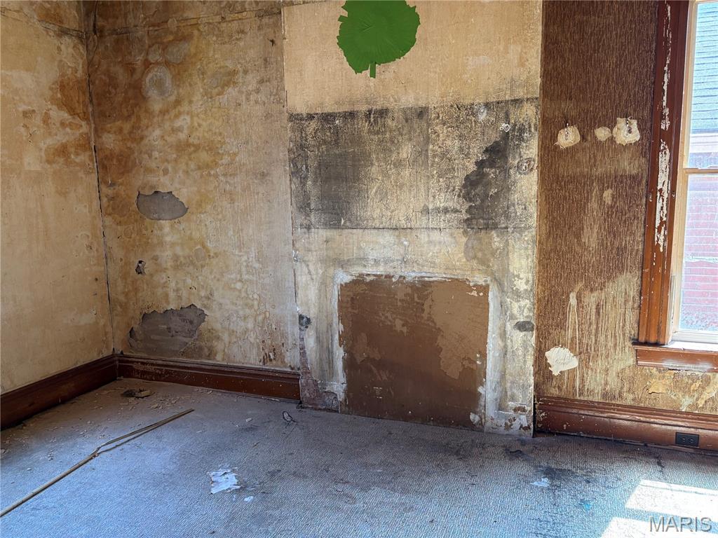 4354 S Compton Avenue Property Photo 3