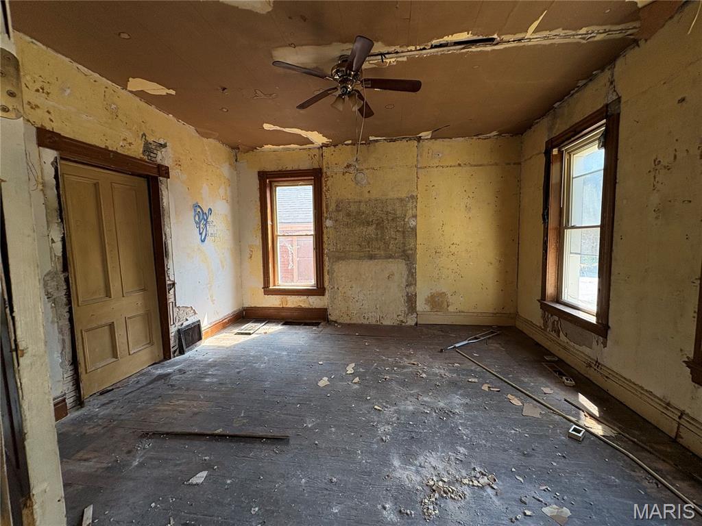 4354 S Compton Avenue Property Photo 4