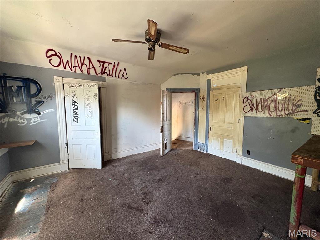 4354 S Compton Avenue Property Photo 8