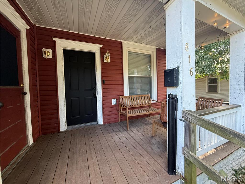 816 E Scott Street Property Photo 3