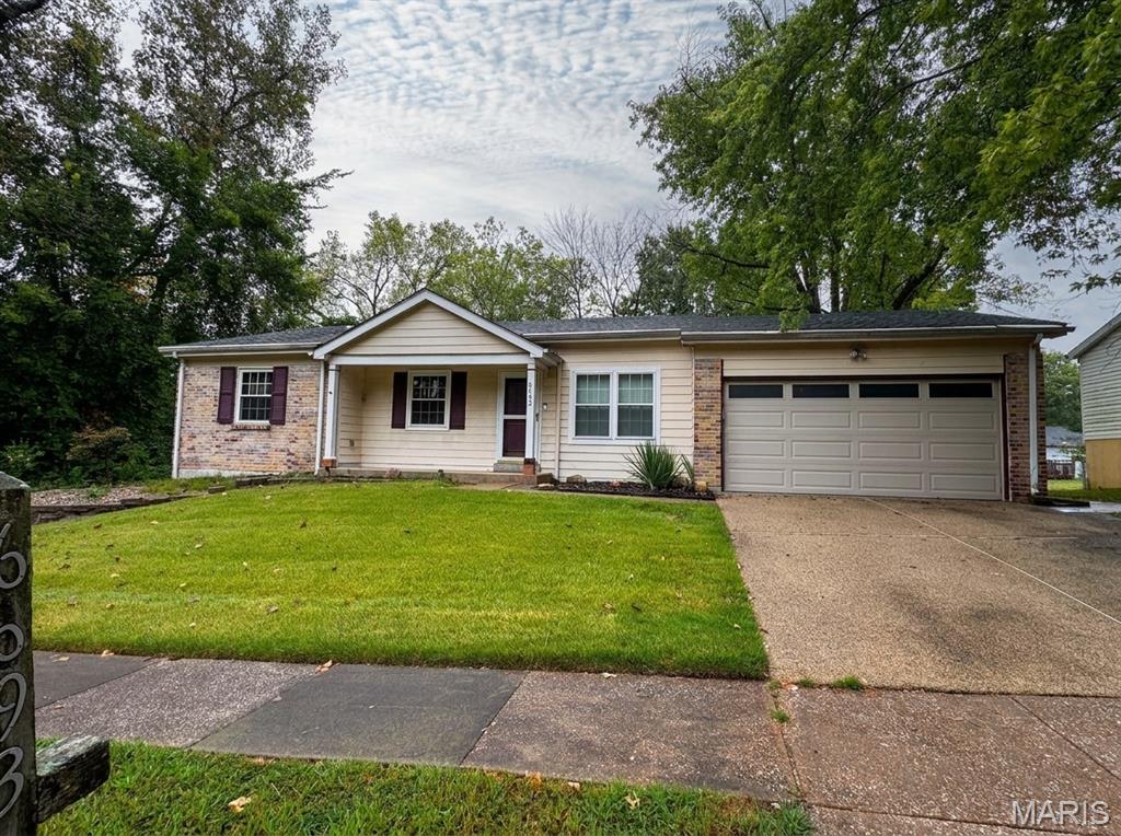 6693 Lesli Mari Court Property Photo 1