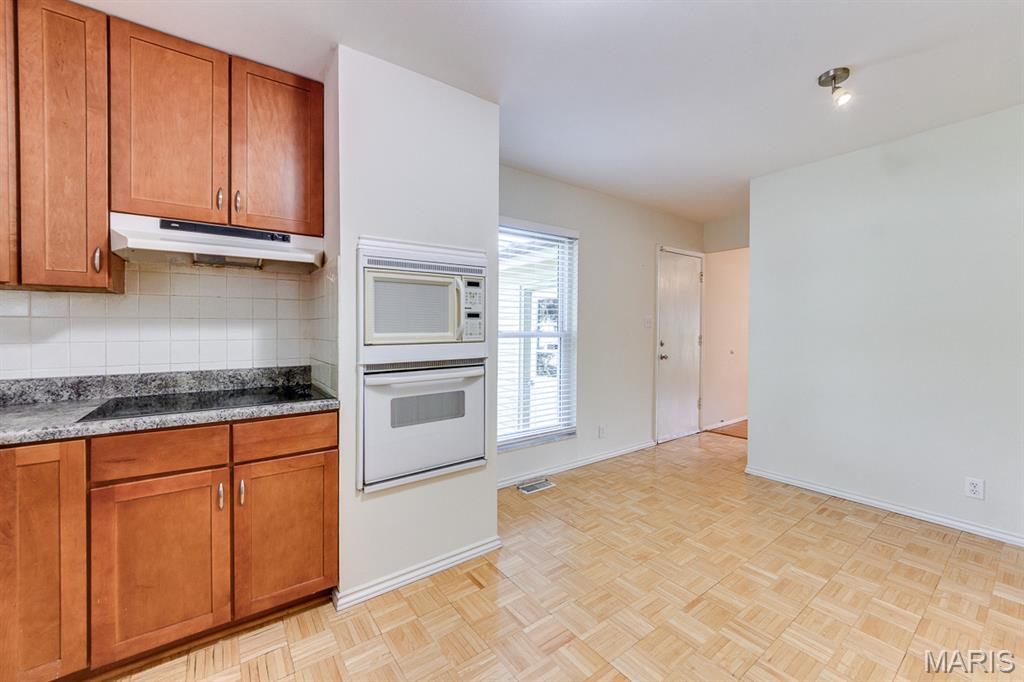 2 Great Knight Court Property Photo 16