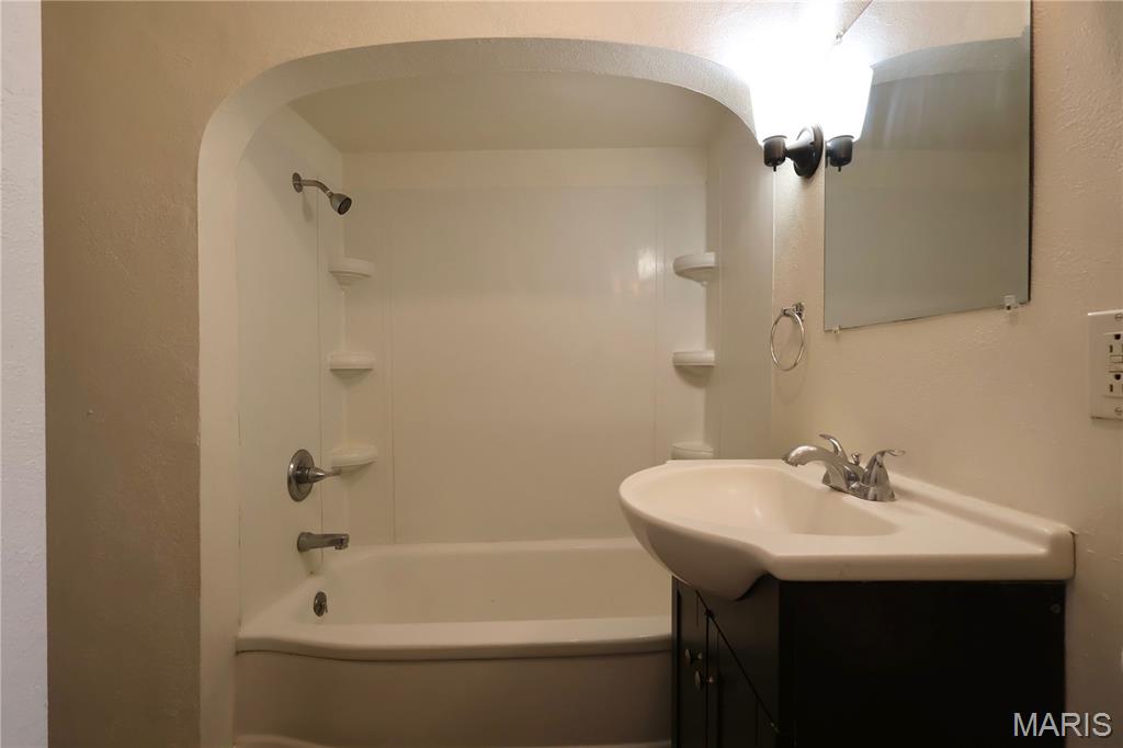 609 E C Street Property Photo 11