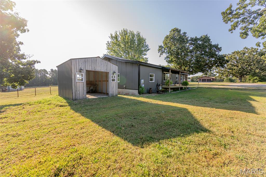 21816 Highway C Property Photo 4