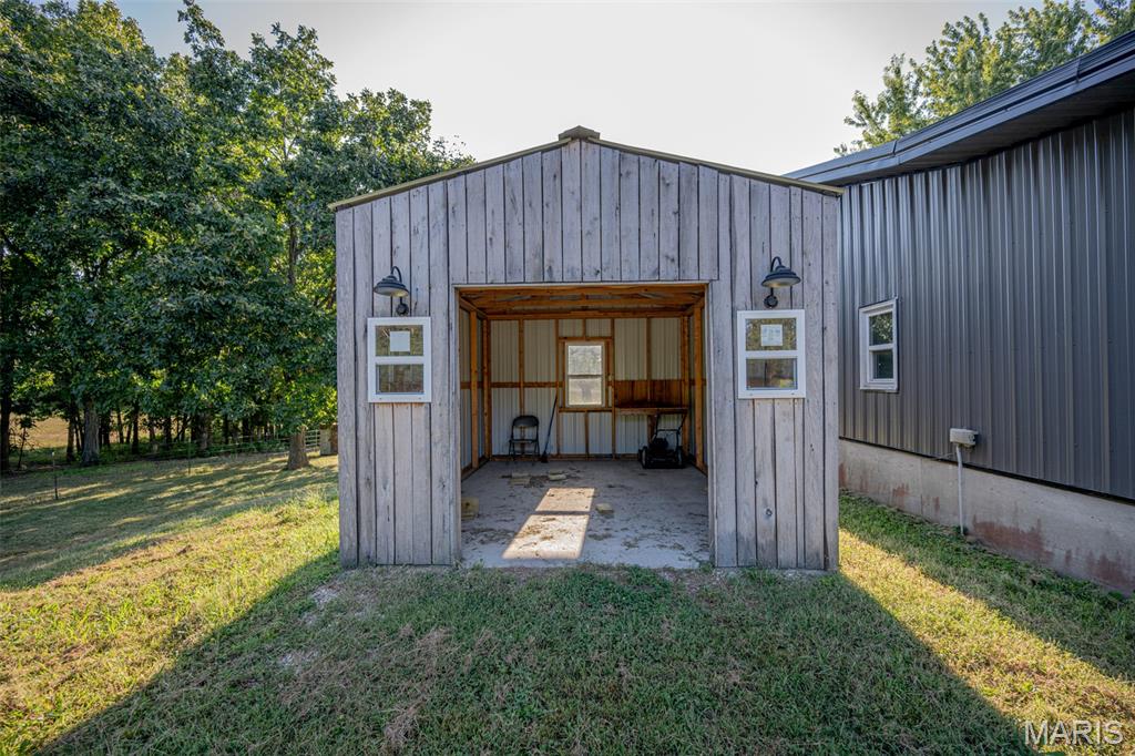 21816 Highway C Property Photo 5