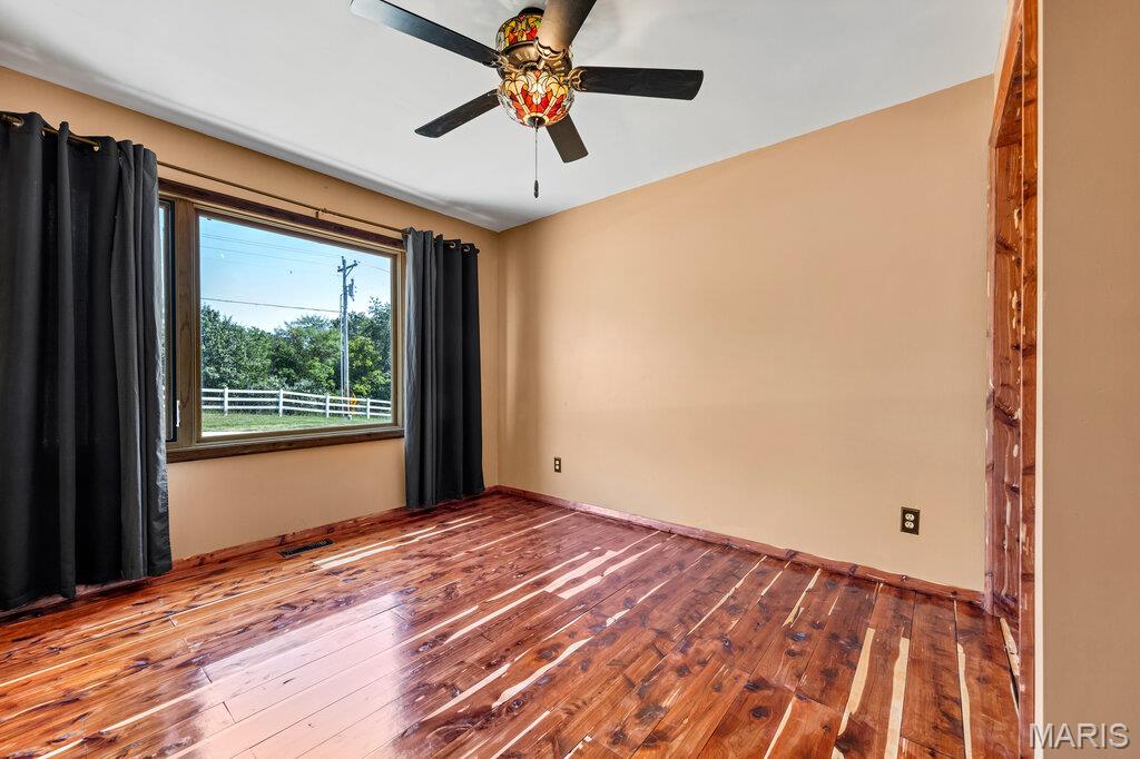 5 Taylor Lane Property Photo 36