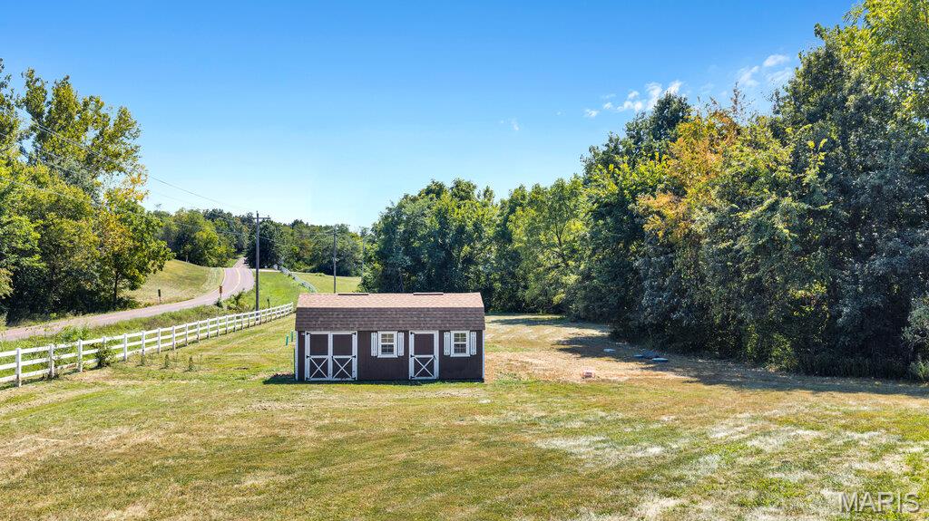 5 Taylor Lane Property Photo 49