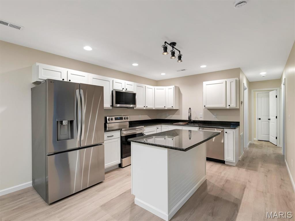 4 Hibbard St Property Photo 6