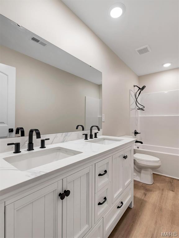 4 Hibbard St Property Photo 16