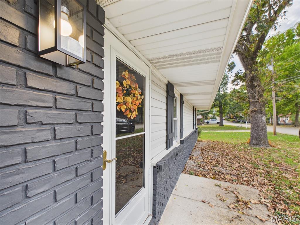 608 Sunset Drive Property Photo 3