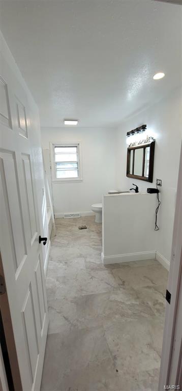 101 E 6th Street Property Photo 8