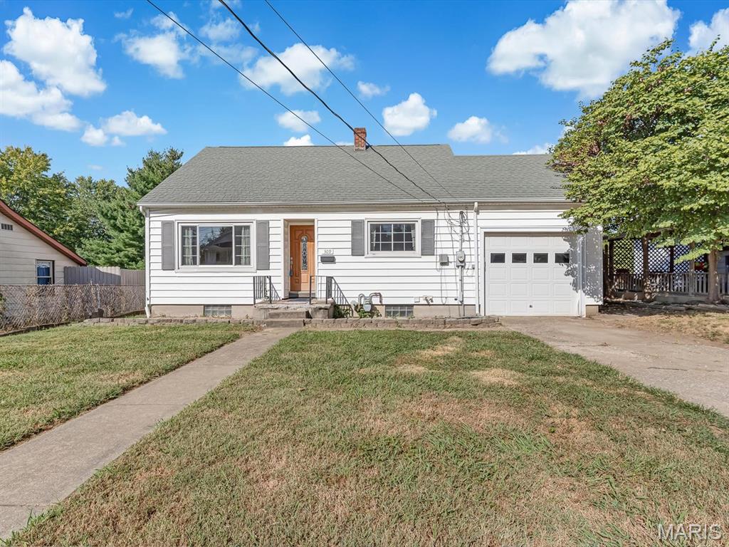 309 N Moore Street Property Photo 1