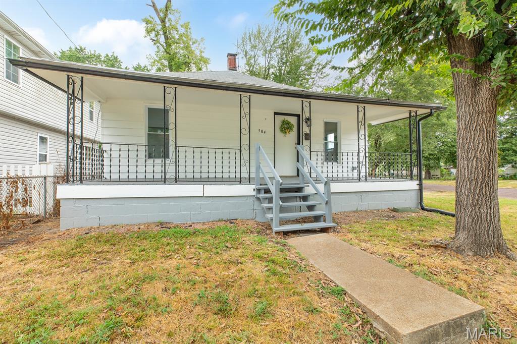 304 S Pence Street Property Photo 1