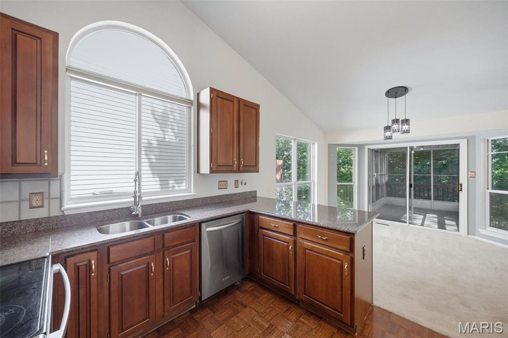516 Wetherby Terrace Drive Property Photo 8