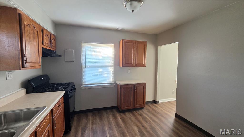 1138 Laredo Avenue Property Photo 7