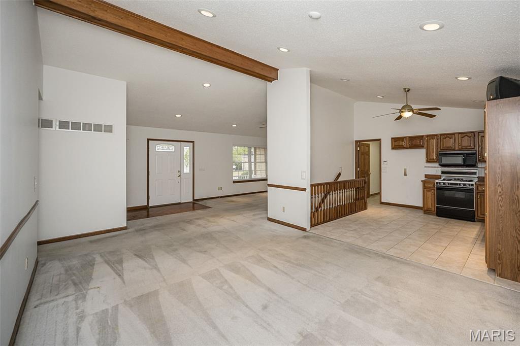 825 Colleen Drive Property Photo 3