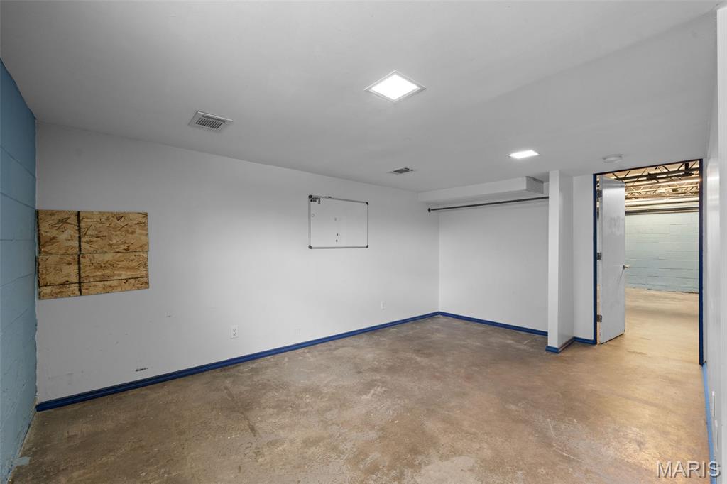 6201 Weber Road Property Photo 20