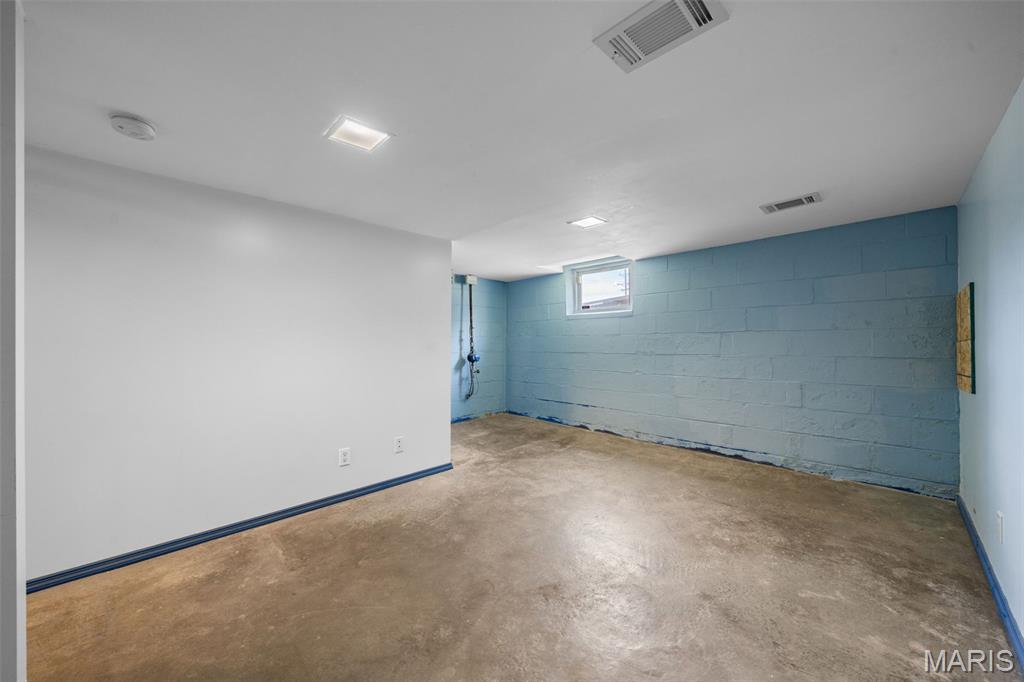 6201 Weber Road Property Photo 21