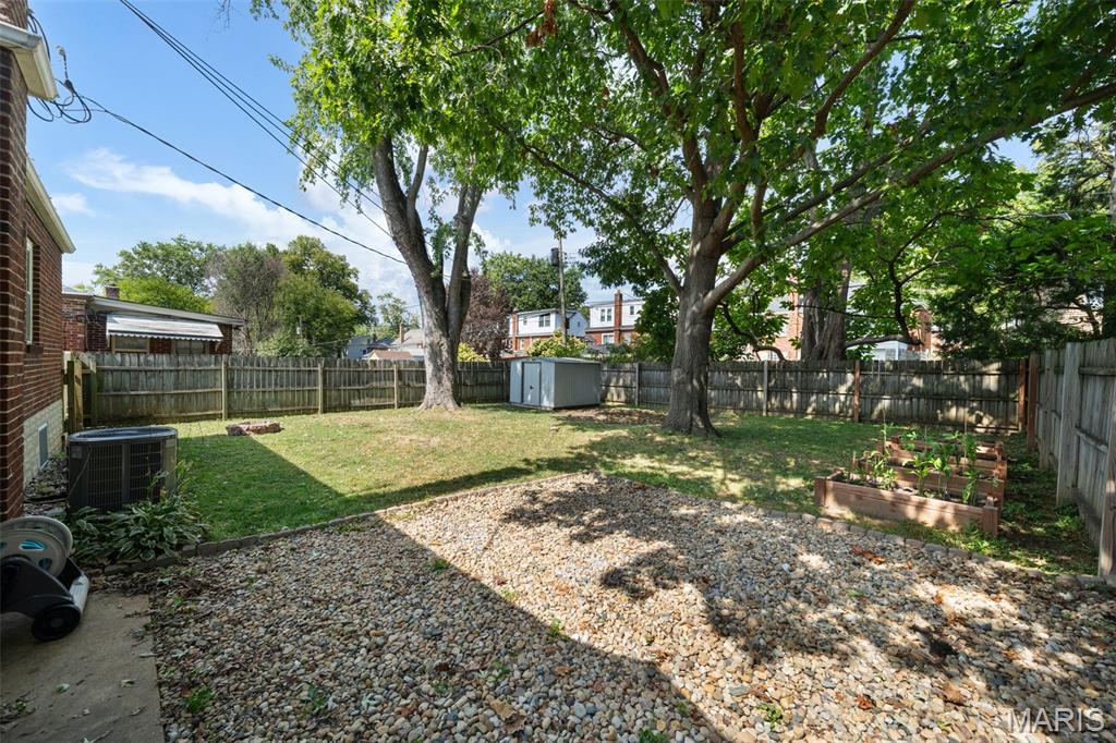 6201 Weber Road Property Photo 24