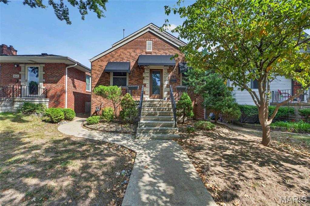 5643 Murdoch Avenue Property Photo 1