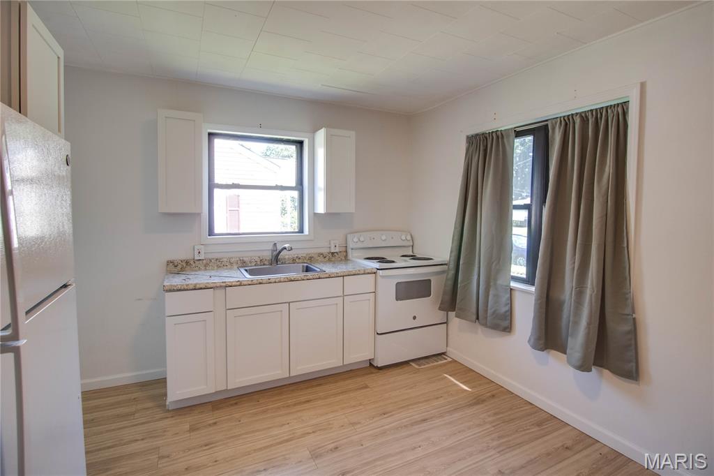 194 S Pence Street Property Photo 8