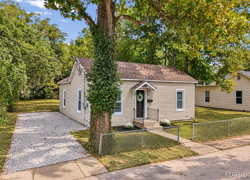 506 Cedar Street Property Photo 2