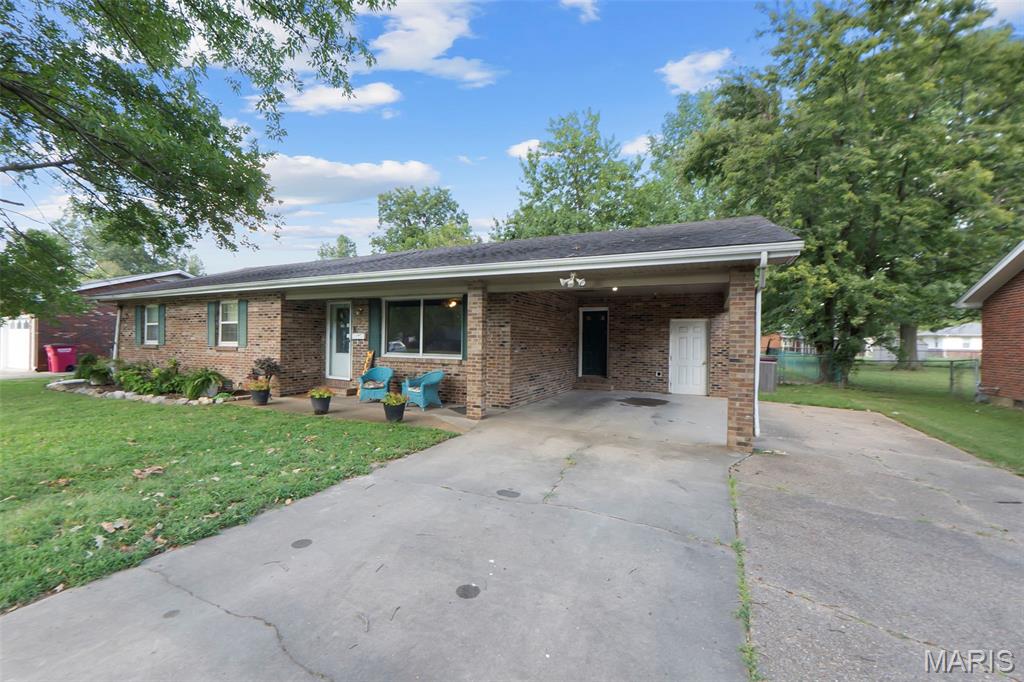 922 Davis Boulevard Property Photo 3