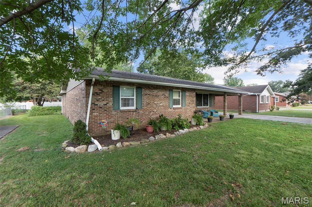 922 Davis Boulevard Property Photo 5