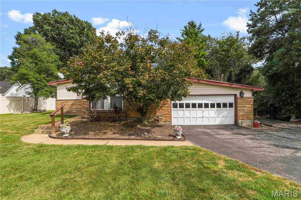 10512 Twilight Drive Property Photo 1