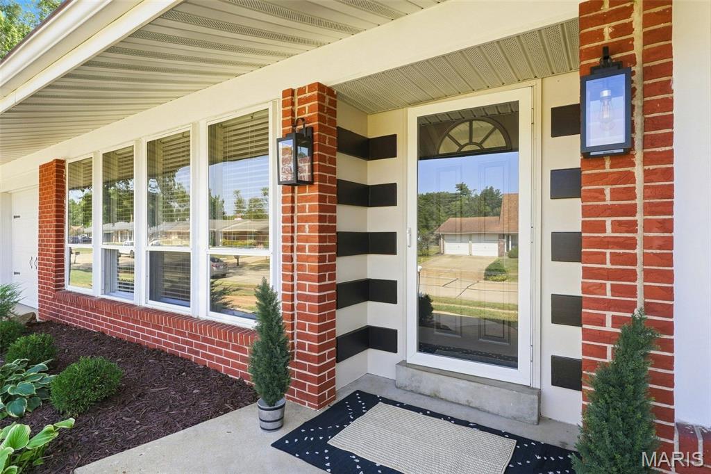 2830 Flintwood Drive Property Photo 3