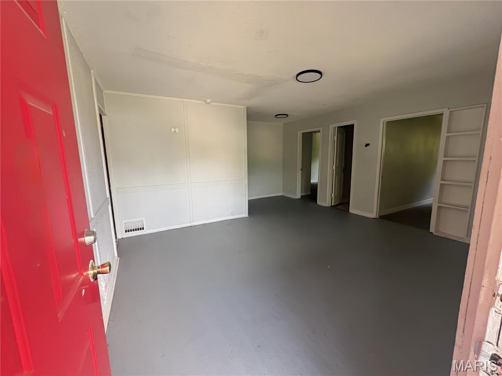 2235 Edmund Avenue Property Photo 7